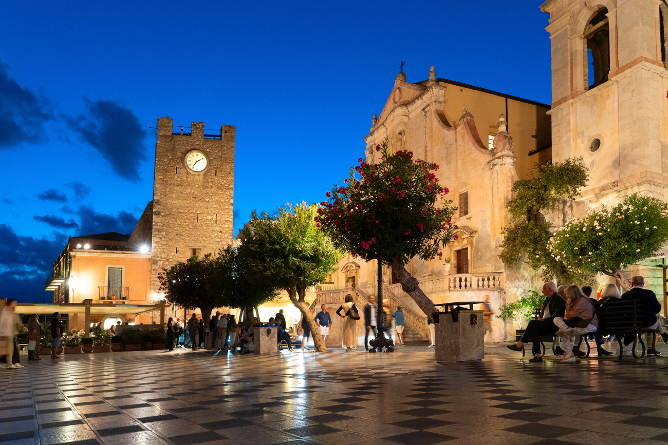 Taormina piazza